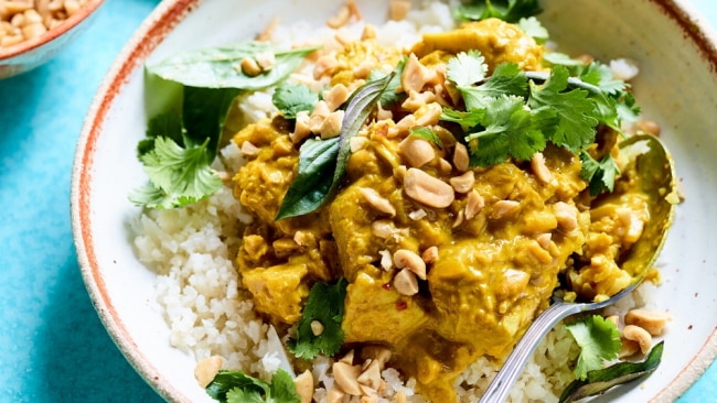 Healthy and quick vegan jackfruit curry for a perfect winter dinner